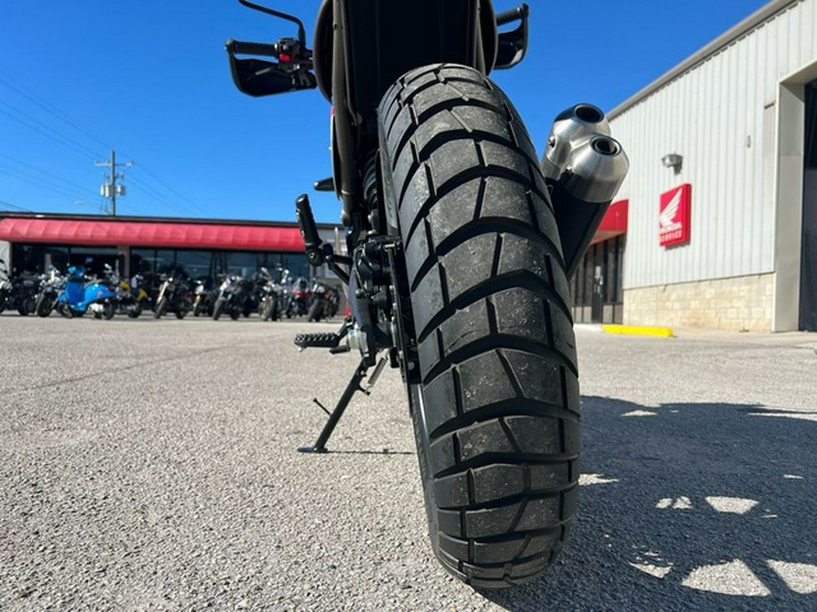 2026 Triumph Scrambler 400 X Baja Orange/Aluminium