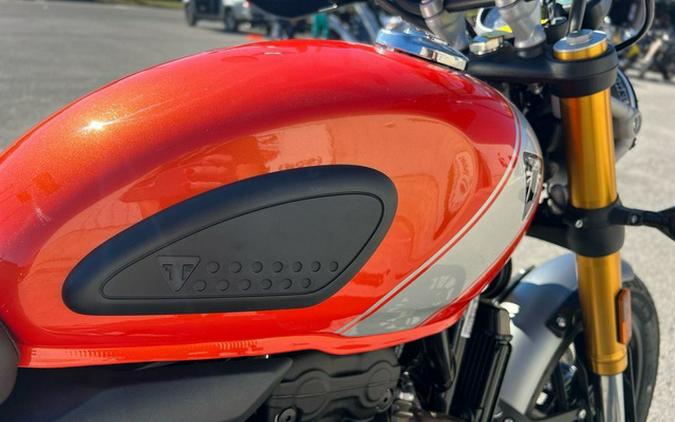 2026 Triumph Scrambler 400 X Baja Orange/Aluminium