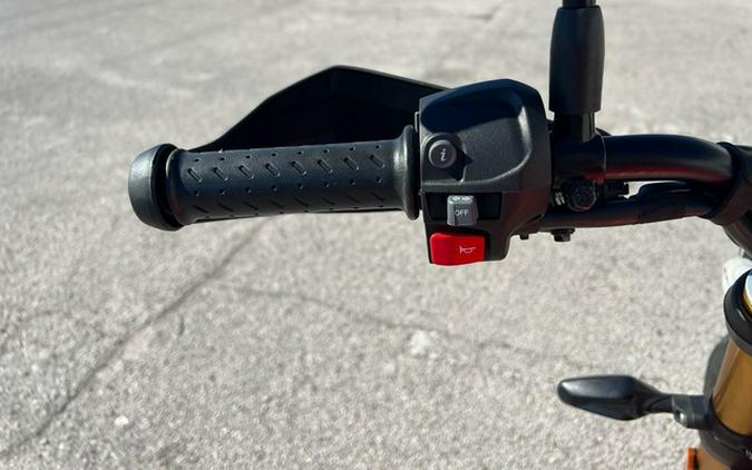 2026 Triumph Scrambler 400 X Baja Orange/Aluminium