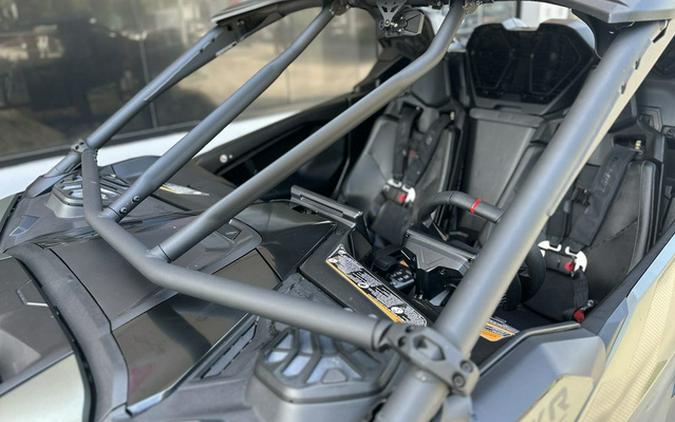 2026 Can-Am Maverick R X rc