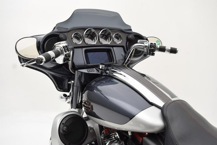 2019 Harley-Davidson® FLHXSE - CVO™ Street Glide®