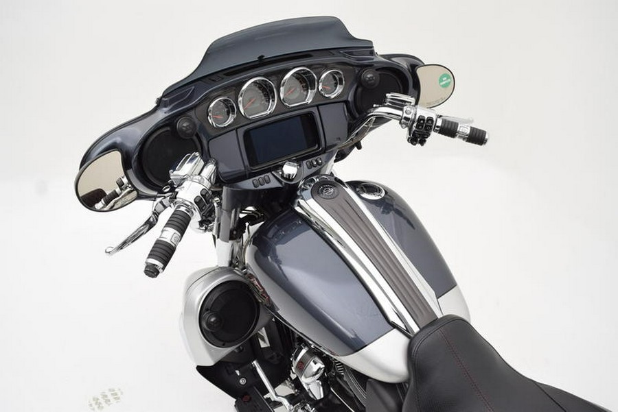 2019 Harley-Davidson® FLHXSE - CVO™ Street Glide®