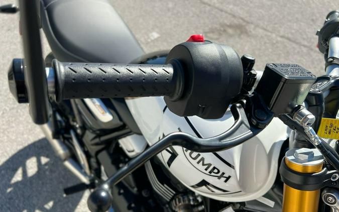 2026 Triumph Speed 400 Pearl Metallic White/Phantom Black