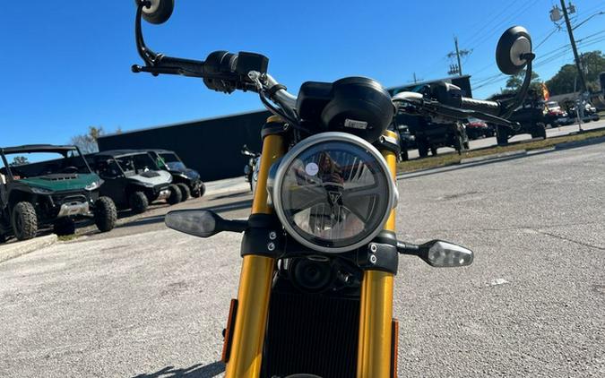 2026 Triumph Speed 400 Pearl Metallic White/Phantom Black