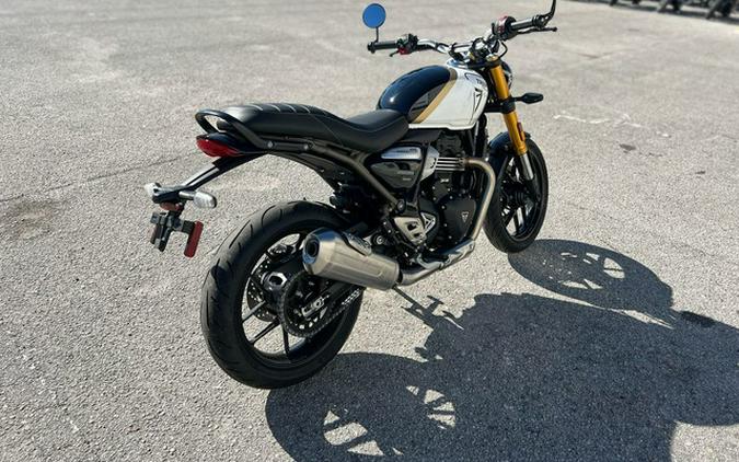 2026 Triumph Speed 400 Pearl Metallic White/Phantom Black