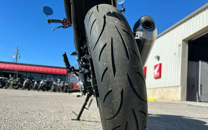 2026 Triumph Speed 400 Pearl Metallic White/Phantom Black