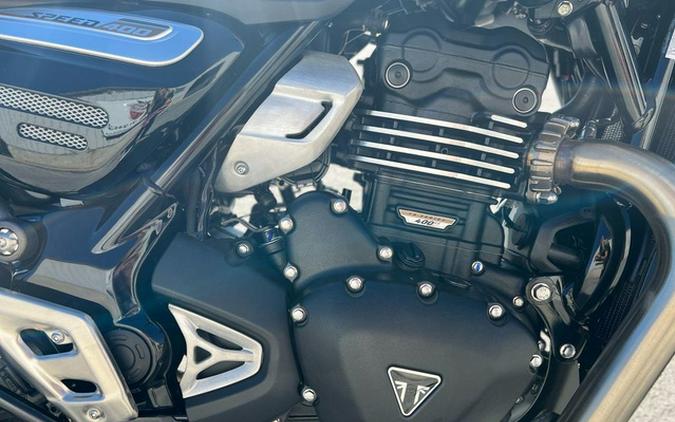 2026 Triumph Speed 400 Pearl Metallic White/Phantom Black