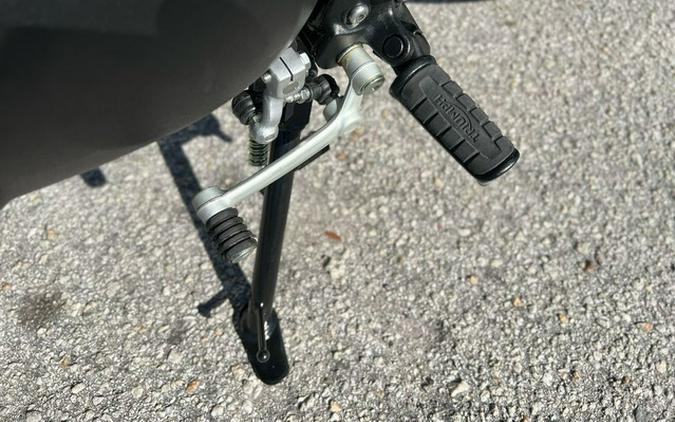 2026 Triumph Speed 400 Pearl Metallic White/Phantom Black