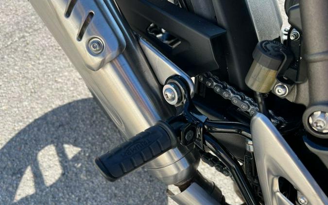 2026 Triumph Speed 400 Pearl Metallic White/Phantom Black