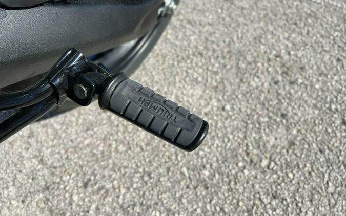 2026 Triumph Speed 400 Pearl Metallic White/Phantom Black