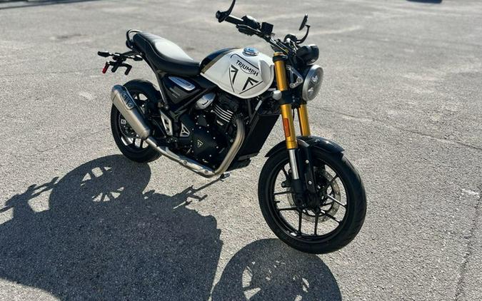 2026 Triumph Speed 400 Pearl Metallic White/Phantom Black