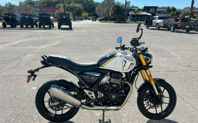 2026 Triumph Speed 400 Pearl Metallic White/Phantom Black