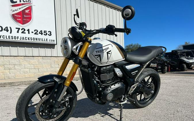 2026 Triumph Speed 400 Pearl Metallic White/Phantom Black