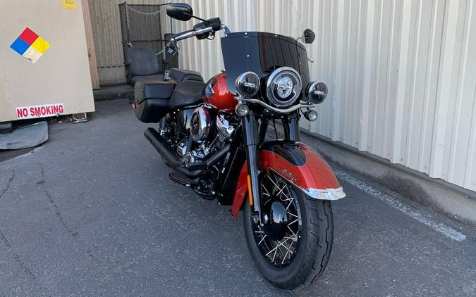 2025 Harley-Davidson® FLHC - Heritage Classic