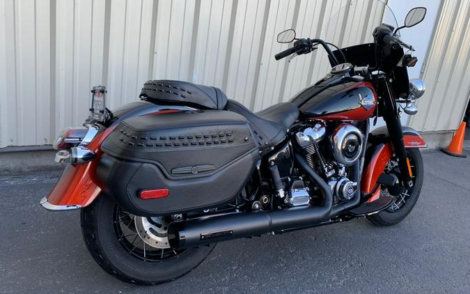 2025 Harley-Davidson® FLHC - Heritage Classic