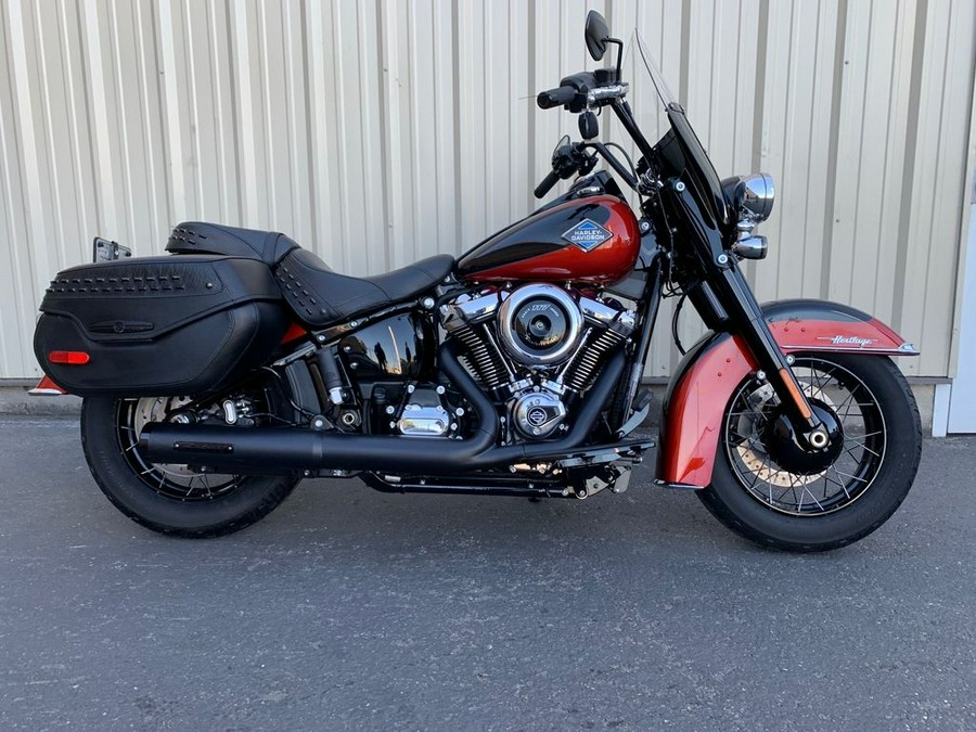 2025 Harley-Davidson® FLHC - Heritage Classic