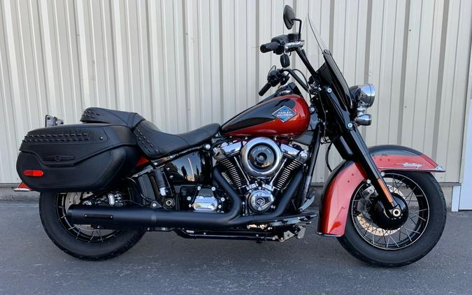 2025 Harley-Davidson® FLHC - Heritage Classic