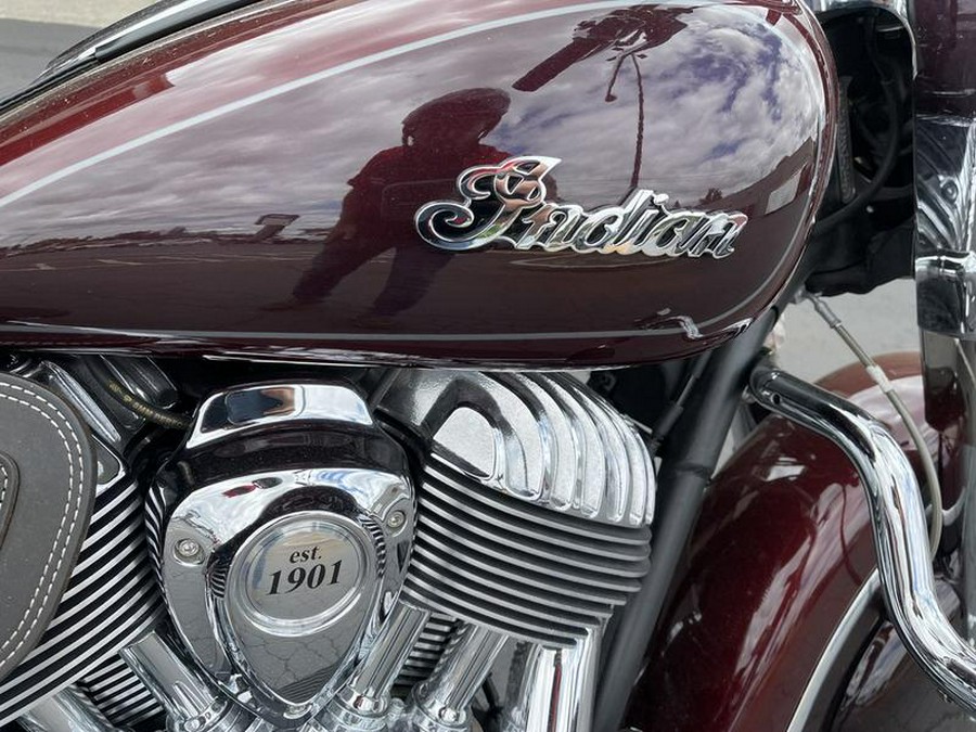 2022 Indian Motorcycle® Springfield® Maroon Metallic/Crimson Metallic