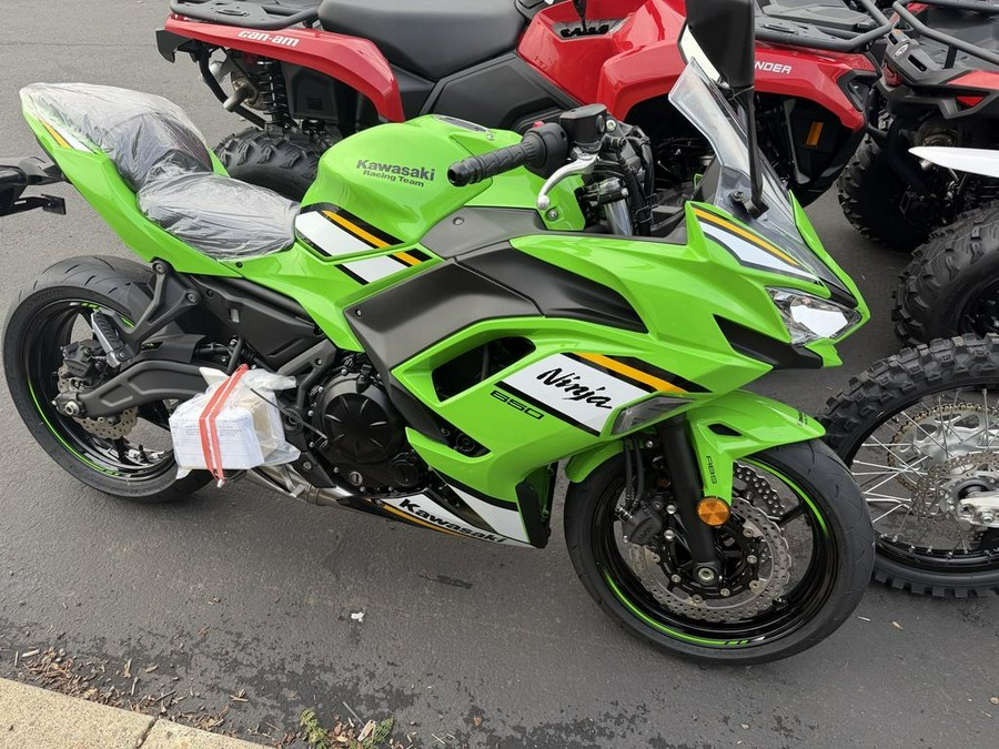 2025 Kawasaki Ninja® 650 KRT Edition ABS