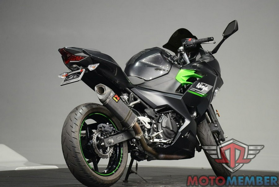 2023 Kawasaki Ninja 400 Matrix Camo Gray/Metallic Matte Carbon