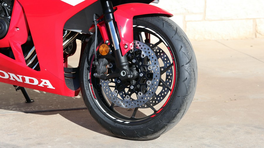 2026 HONDA CBR650R E-CLUTCH