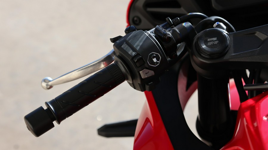 2026 HONDA CBR650R E-CLUTCH