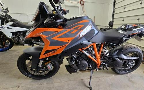 2023 KTM 1290 Super Duke GT