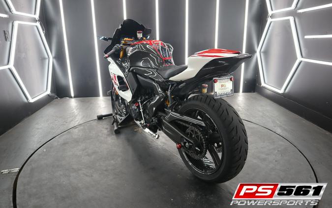 2022 Yamaha Motor Corp., USA YZF-R7 World GP 60th Anniversary Edition