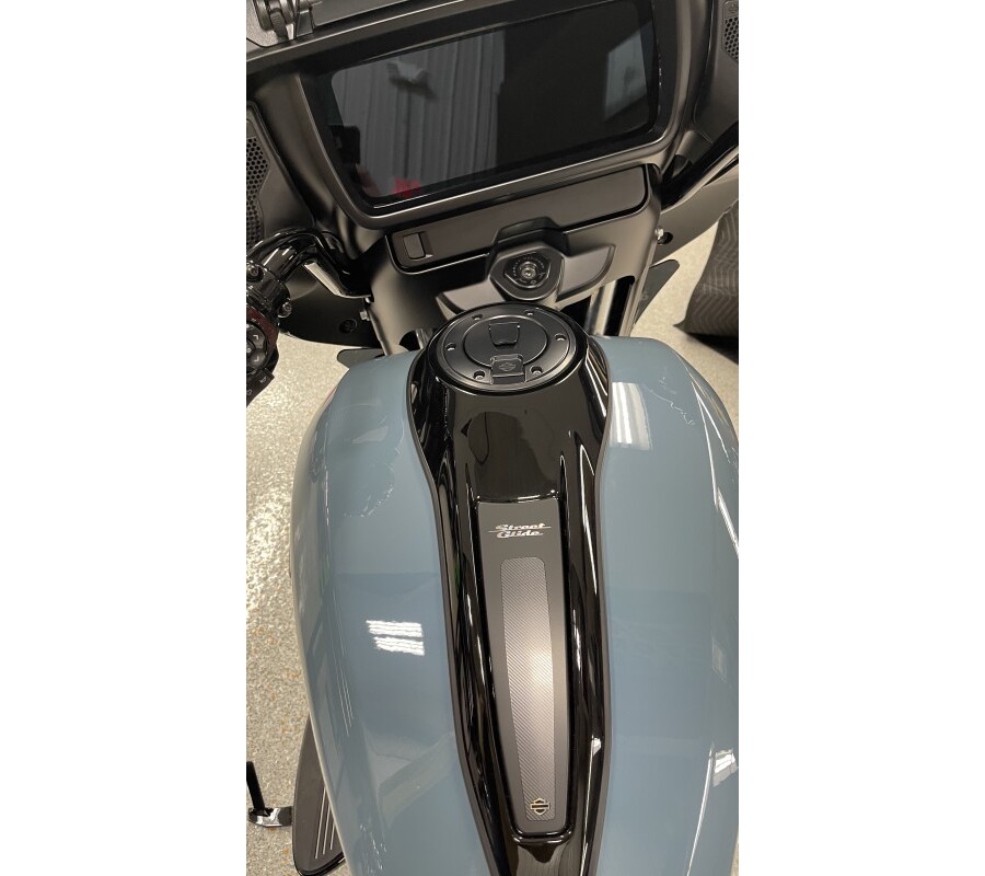 2024 Harley-Davidson Street Glide® Sharkskin Blue - Black Finish