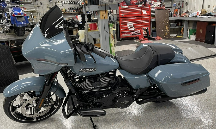 2024 Harley-Davidson Street Glide® Sharkskin Blue - Black Finish