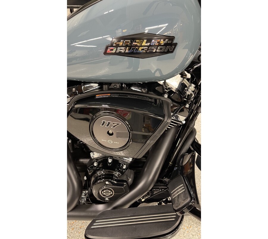 2024 Harley-Davidson Street Glide® Sharkskin Blue - Black Finish