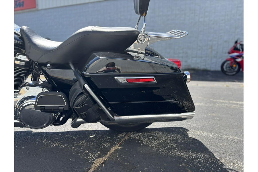 2017 Harley-Davidson® ROAD KING