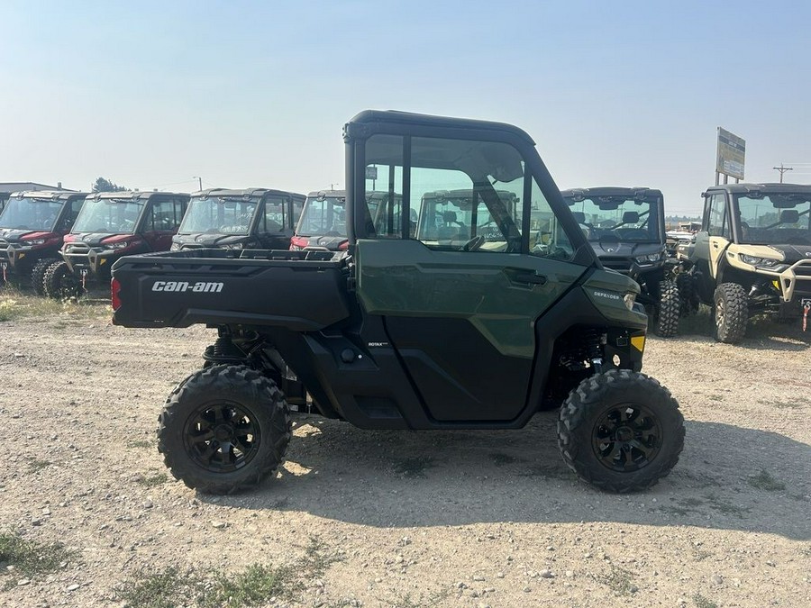 2024 Can-Am® Defender DPS CAB HD9