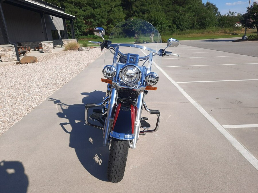 2020 Harley-Davidson® Deluxe Billiard Red/Vivid Black