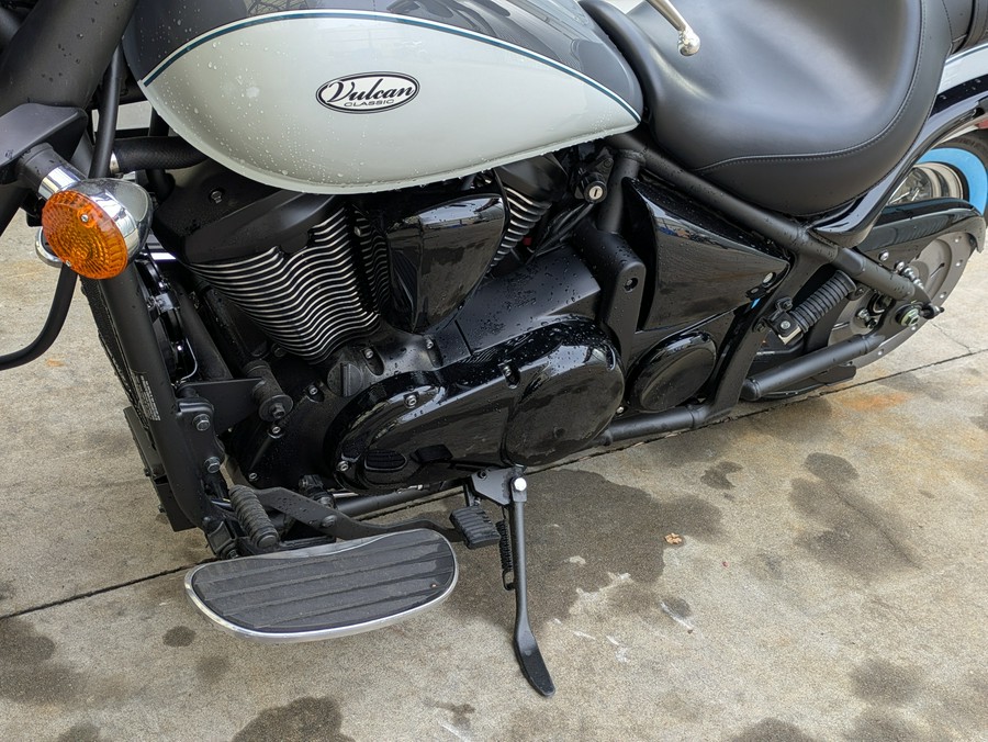 2024 Kawasaki Vulcan 900 Classic