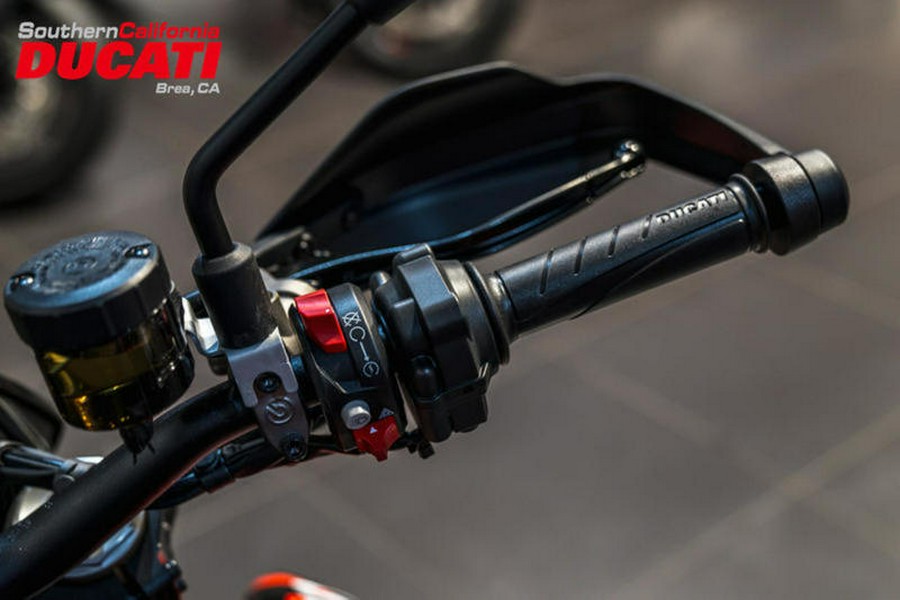 2025 Ducati Hypermotard 698 Mono RVE Graffiti