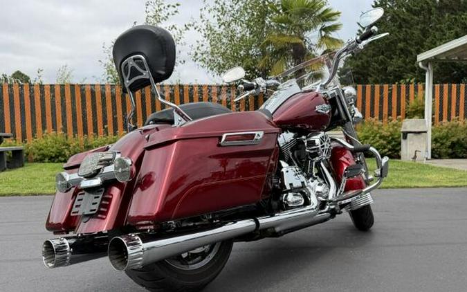 2016 Harley-Davidson Road King Velocity Red Sunglo