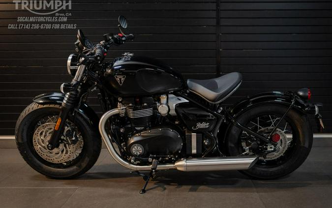 2026 Triumph Bonneville Bobber Jet black