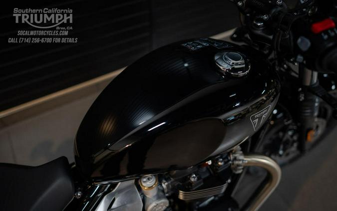 2026 Triumph Bonneville Bobber Jet black