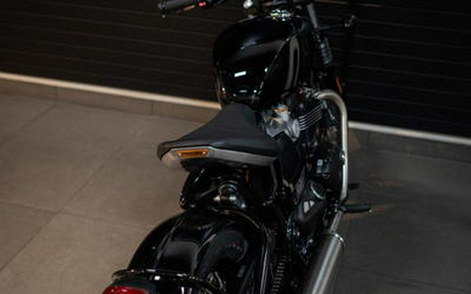 2026 Triumph Bonneville Bobber Jet black