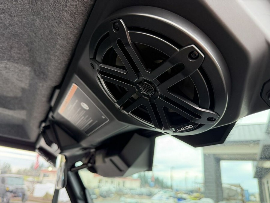 2026 Can-Am® Defender MAX Limited HD11