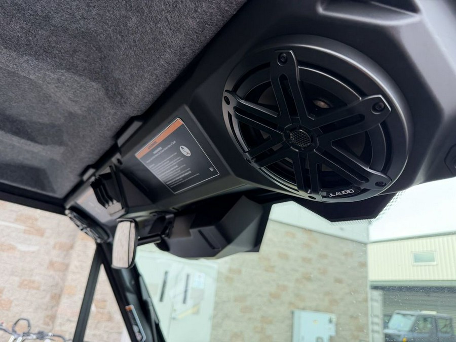 2026 Can-Am® Defender MAX Limited HD11