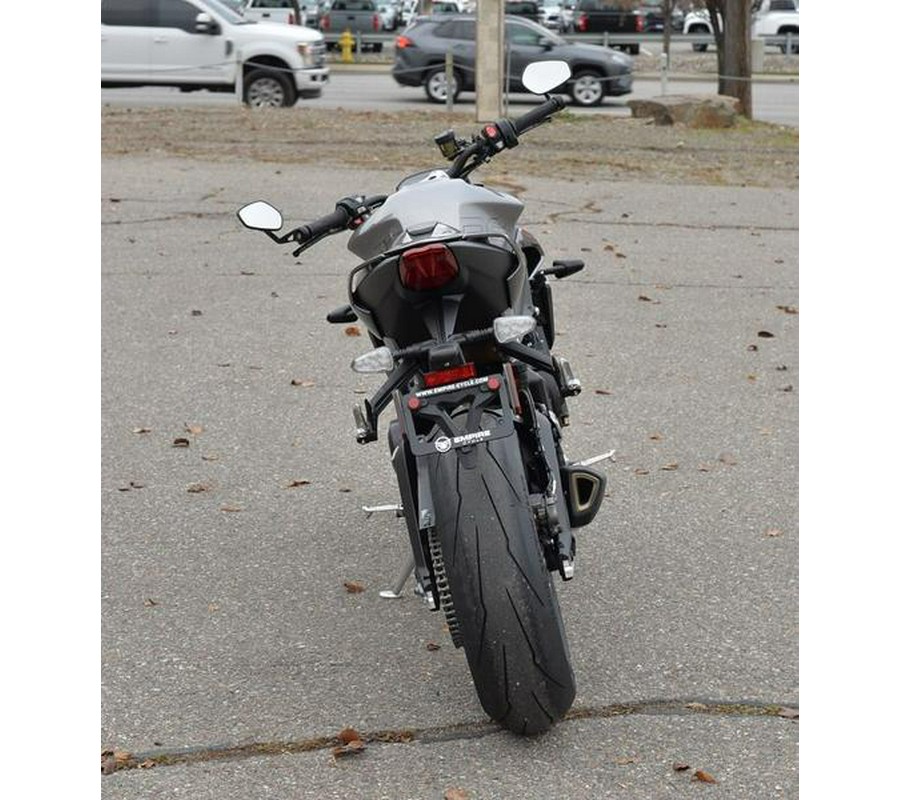 2025 Triumph Street Triple 765 RS Silver Ice