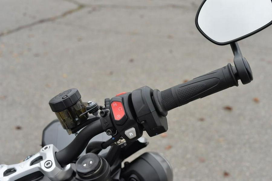 2025 Triumph Street Triple 765 RS Silver Ice