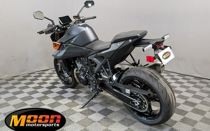 2024 KTM 990 Duke