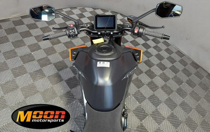 2024 KTM 990 Duke