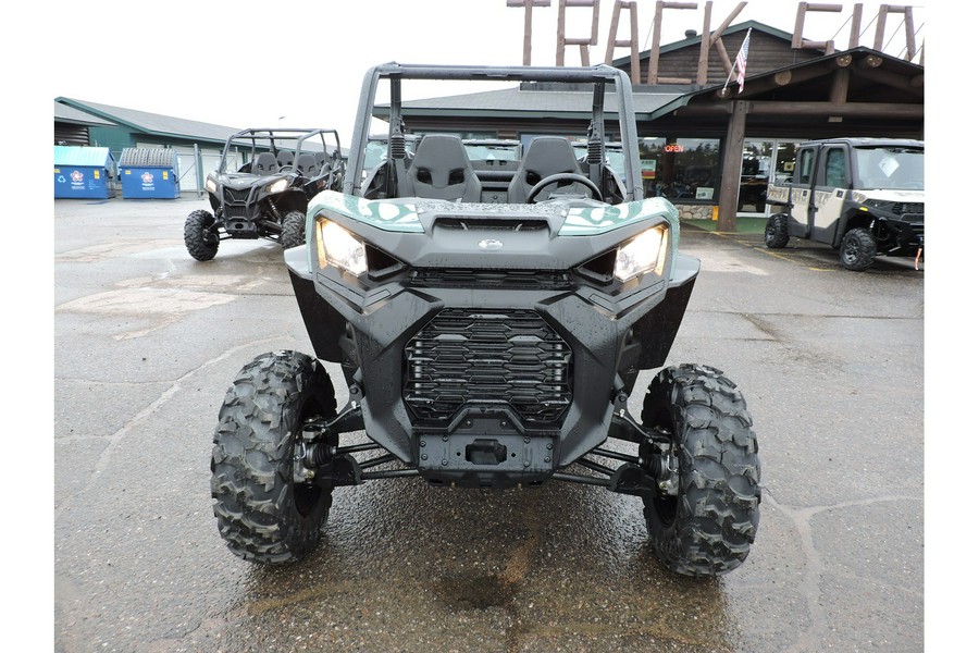 2025 Can-Am Commander DPS 700