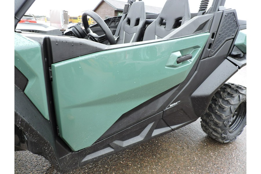 2025 Can-Am Commander DPS 700