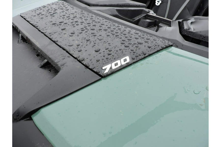 2025 Can-Am Commander DPS 700