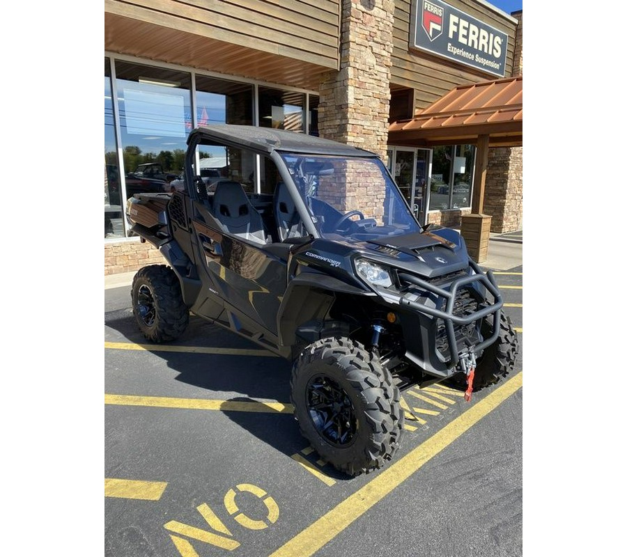 2026 Can-Am® Commander XT 700